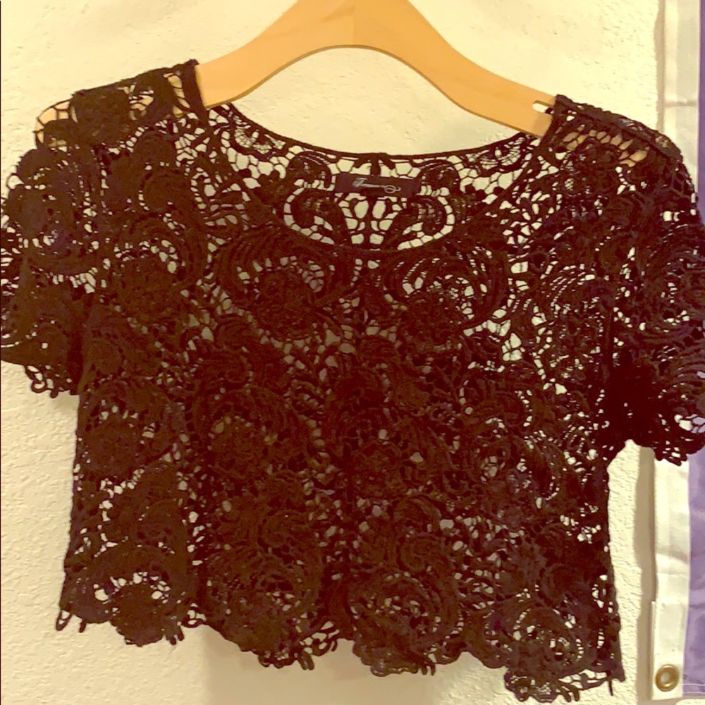 Lace crop top blouse